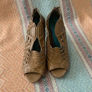 Michael Antonio Women's Size 10 Caged Bootie Heels Tan Woven Cutout Open Toe